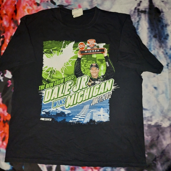 Dale Earnhardt Jr 2012 T-shirt - Picture 1 of 6